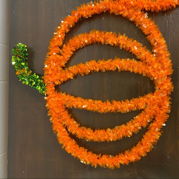Vintage 2 piece retro shiny tinsel pumpkin hanging decor Orange Halloween @ - Picture 5 of 6